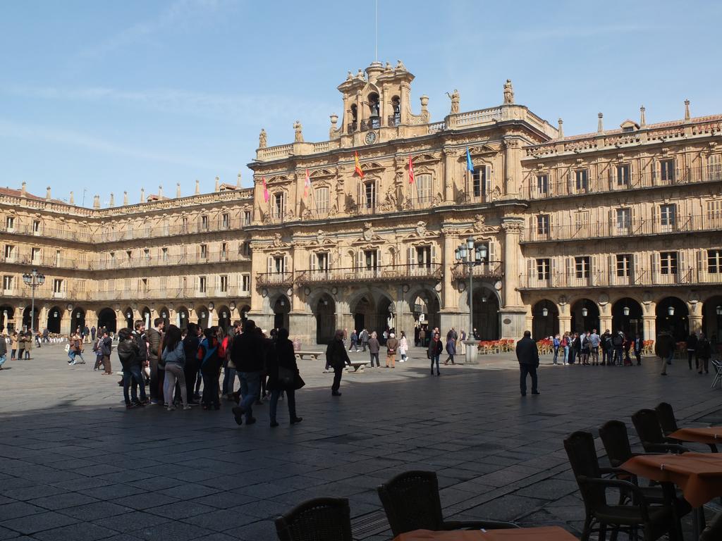 Angeles Plaza