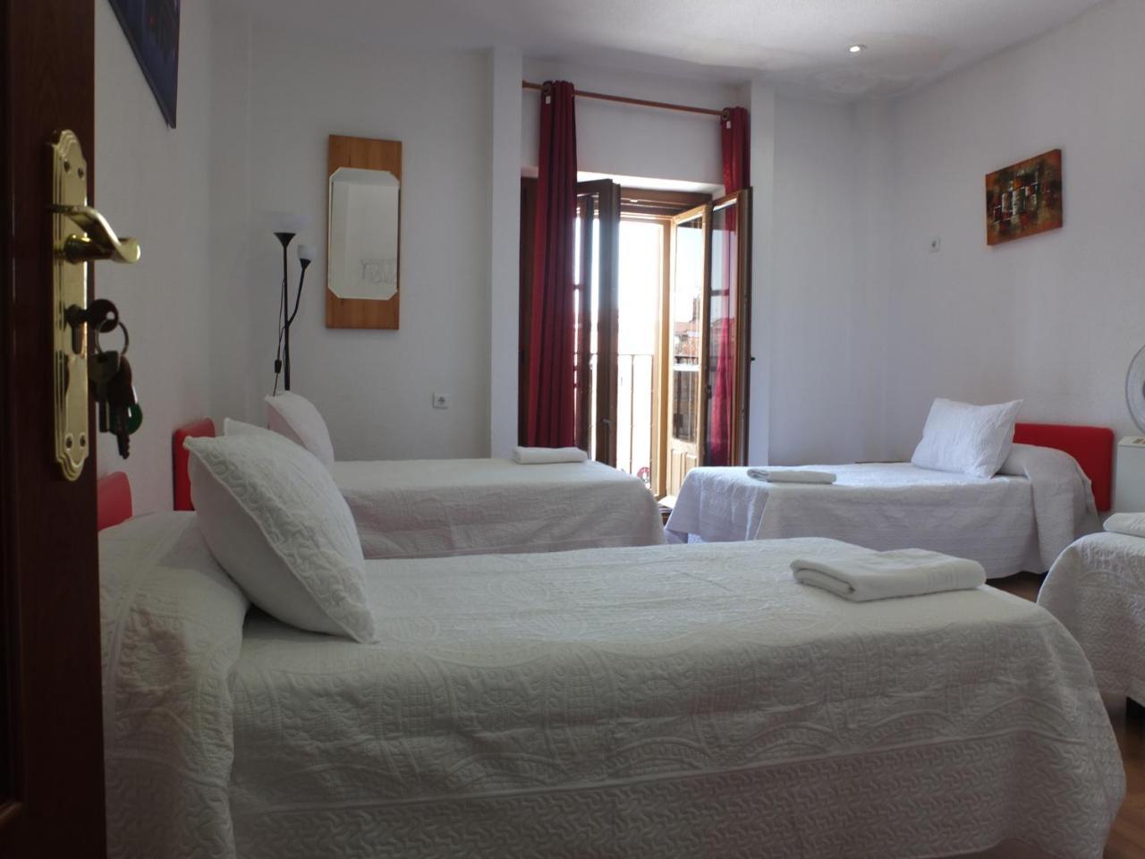 Angeles Plaza Maison d'hôtes 2*